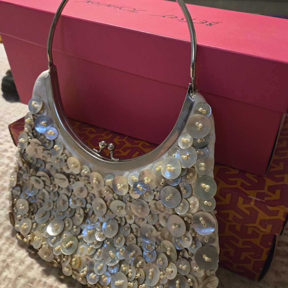Elegant Pearl-Embellished Handbag